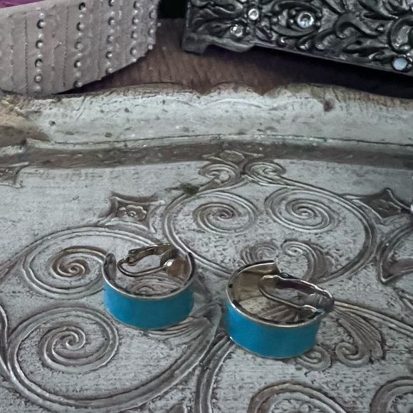 Vintage costume jewelry. - Picture 4 of 9